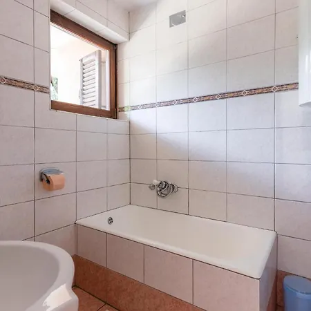 Apartman Awesome In With Kitchen *